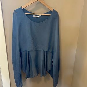 Cobblestone living blue women’s top with built in tank size says “U”